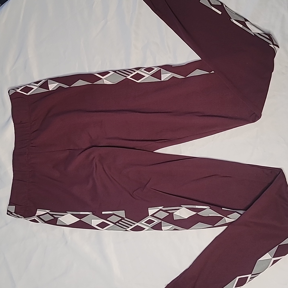 Maroon Legging